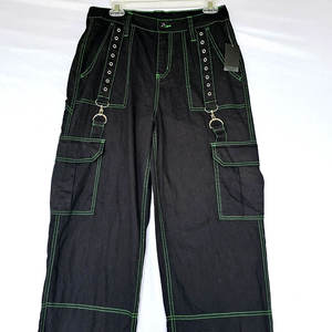 Pantalon femme noir vert fluo avec coutures cargo, style gothique, accessoires métalliques, pantalon 2026 - Product Image 1