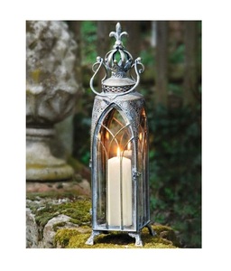 Linterna de hierro metálica artística hecha a mano con detalles inspirados en el gran Castillo y majestuoso estilo medieval para una estética real - Product Image 5