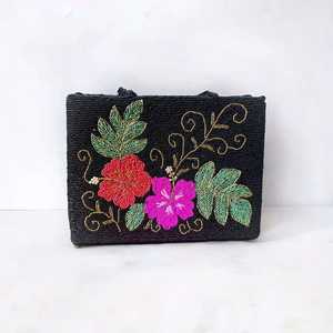 Bolso de Magnolia con cuentas, monedero con cuentas florales, bolso de flores blancas, bolso de hombro de primavera, monederos con cuentas de verano, hecho a mano floral - Product Image 1