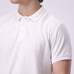 Polos de hombre ligeros de color personalizado a precio de venta al por mayor, Polo de hombre con logotipo personalizado a precio competitivo - Product Image 4