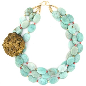 Colliers uniques en résine avec Pantone Mélanges d'aspect antique et motifs artistiques en émail Bijoux faits à la main pour femmes - Product Image 3