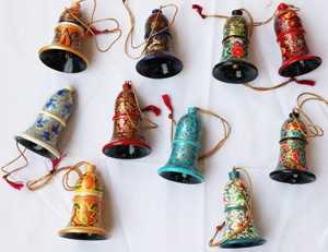 Décoration d'arbre de Noël 8 cm ornements de cloches de machine à papier pour la décoration de maison festive - Product Image 4