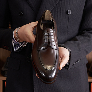 Chaussures habillées confortables et doublées avec lacets réglables et talon antidérapant pour hommes, idéales pour les réunions longues et le travail de bureau - Product Image 2