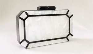 Achetez le collier de charme complet le plus élégant en résine, imitation perle, plaqué or, vintage, papillon, solide, pour femmes, mariage - Product Image 3