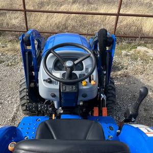 Tractor de Ruedas Compacto Usado New Holland Workmaster 35 con Cargador Frontal, 35HP, Máquina Agrícola, Tractor Utilitario 4x4 - Product Image 4