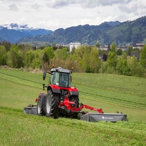 รถแทรกเตอร์ตัดหญ้าขนาดเล็ก Massey Ferguson GC1725M ระบบไฮโดรสแตติก พร้อมอุปกรณ์ตักดิน คุณภาพดี เหมาะสำหรับงานเกษตร - Product Image 3