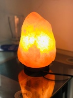 Natürliche Himalaya Dunkelrosa Salzlampe 2-3Kg Handgeschnitzt Echte Berührung Runde Nachtlichtlampe Liebesstil Schlafzimmer Heimdekoration