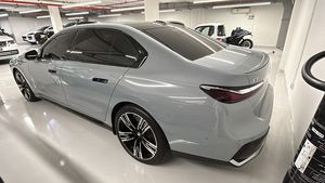 2023 NEW B M W i7 xDrive60 Electric Car AWD Double Lithium Executive Luxury Leather Seat Manual Left Hand Steering - Product Image 4