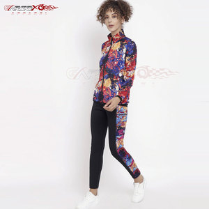 Chándal de sublimación elegante para mujer con estampado de larga duración y acabado transpirable para mujer - Product Image 5