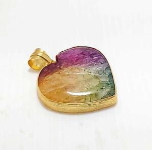 Fourniture en gros d'un élégant collier pendentif coloré à plusieurs cœurs pour femmes et filles Idée cadeau romantique Approvisionnement dans le monde entier - Product Image 3