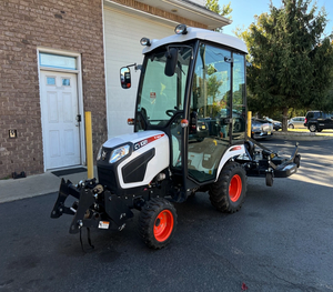 Tractor de Ruedas Bobcat CT1021 2023 con Cabina Calefactada, Paquete para Carretera, Nuevo, con Motor Trasero, Engranajes, Rodamientos y Bomba - Product Image 1
