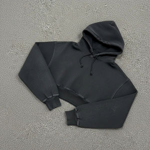 Ensemble de survêtement pour femme avec haut court à séchage rapide, service OEM, prix de gros, fabrication sur mesure de hauts courts à capuche pour femme - Product Image 4