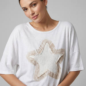 T-shirt à sequins brodés avec un grand motif étoile, 100% coton - Product Image 3