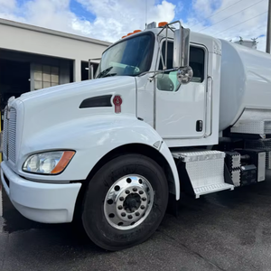 Camion-citerne à carburant/eau de 2500 gallons, série T370 2017, véhicule utilitaire diesel de taille moyenne, 4895C0231100 - Product Image 1