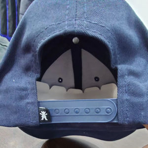 Gorra de Béisbol Deportiva de 5 Paneles, Negra, con Logotipo Bordado en 3D Personalizado, de Dos Tonos, Estilo Hip Hop, con Visera Ancha, Color Sólido, MOQ Bajo - Product Image 6