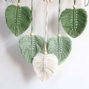 Étagère suspendue bohème en <span class=keywords><strong>macramé</strong></span> avec guirlande de pompons en forme de feuilles, support mural flottant en corde de coton fait main pour plantes et décoration intérieure - Product Image 4