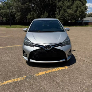 Toyota Yaris SE 2017, conduite à gauche/droite, intérieur foncé, 1.5L automatique, voiture d'occasion de bonne qualité, vente flash, pas cher, occasion 2017 T0Y0TA YARIS SE - Product Image 1