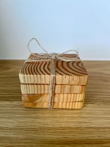 Sous-verre en bois vintage classique, améliorant l'expérience de boisson dans le salon traditionnel - Product Image 2