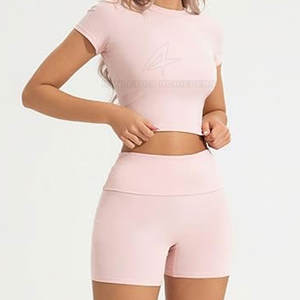 Short de gym avec logo personnalisé pour femmes, options de taille plus, chemise à motif solide en matériau durable de style le plus récent pour l'extérieur - Product Image 5