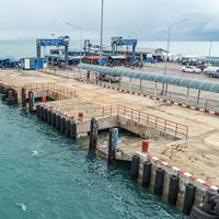 Vente en gros de pare-battages en caoutchouc profil D robustes, en tailles standard/tailles personnalisées, pour la protection des quais maritimes