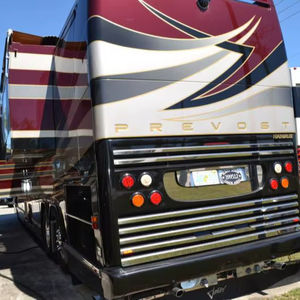 Precio al por mayor: Autocaravana RV Usada Prevost Featherlite H3-45 Clase A <span class=keywords><strong>2020</strong></span> con Interior Espacioso en Venta - Product Image 1