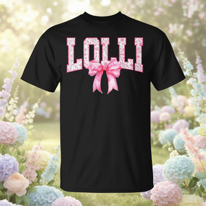 T-Shirt Lolli con Fiocco Coquette e Stampa Floreale Rosa Acquerello, Maglietta Promozionale Elegante per Donne - Product Image 3