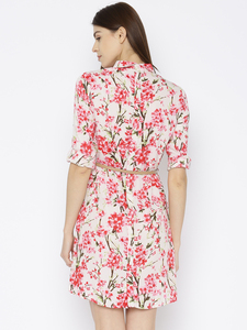 Robe mini en mousseline à imprimé floral, col en V, manches courtes, coupe trapèze avec ceinture, pour femme, idéale pour l'été et les fêtes, avec superposition transparente - Product Image 3