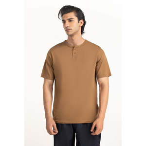 Camiseta Henley Casual para Hombre, Corte Regular, Tejido de Punto de 180 GSM, 85% Algodón, 15% Poliéster, Transpirable, Manga Corta, Estampada - Product Image 1