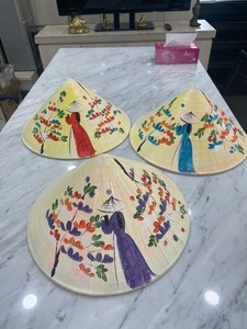 Abrace la cultura vietnamita con nuestro exquisito sombrero cónico Non La: sombrero de paja de Palma de bambú tejido a mano para el sol y el estilo - Product Image 2