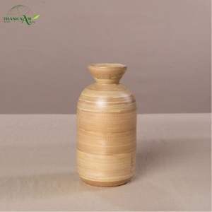 Vase de table en bambou naturel tressé style Art Déco – Décoration écologique et durable pour un intérieur moderne - Product Image 6