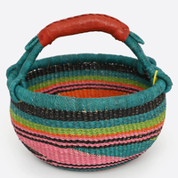 Panier en herbe naturelle Ghana Bolga fait à la main avec poignée en cuir pour le stockage décoratif à la maison et les achats quotidiens