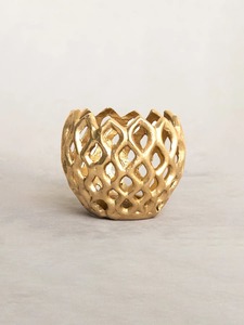 Portavelas de Metal Pulido Diseñado para Decoración de Lujo con Superficie Brillante y Reflejo de Luz Suave - Product Image 2