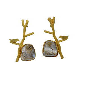 Joyería de moda de alta calidad, Material de latón, pendiente de tuerca de nácar chapado en oro para niñas y mujeres al mejor precio - Product Image 1