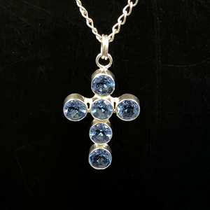 Pendentif croix en tanzanite, collier classique en argent sterling plaqué or, pierre de naissance de décembre, bijou religieux, cadeau - Product Image 4