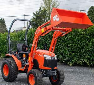 Tractor Agrícola Kubota L3200 de 50HP Diésel 4WD, Máquina Agrícola Duradera y Eficiente para Agricultura, Jardinería y Trabajos de Mantenimiento de Propiedades - Product Image 5