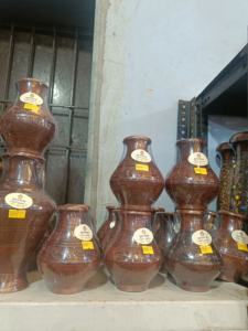 Artesanías Decorativas Elegantes Hechas a Mano en Madera, Cajas de Madera Pulida, Letreros de Pared con Temática Budista, Forma Irregular, Marca INNOFURN, India - Product Image 3