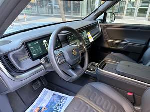 Rivian R1T Adventure Edition 2025, Performance à double moteur AWD, Batterie maximale, Autonomie de 420 milles - Product Image 5