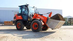 รถตักล้อยางแบบมีข้อต่อ Kubota R070 ขนาดกะทัดรัด กำลังยก 2800 กก. เครื่องยนต์ดีเซล 47.3 กิโลวัตต์ รถแทรกเตอร์ 4900 กก. รับประกันปั๊ม 2 ปี - Product Image 4