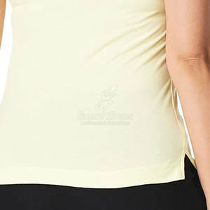 Polo de haute qualité avec tissu lisse et couture soignée Polo à la mode avec patte de boutonnage et aspect simple et propre - Product Image 6