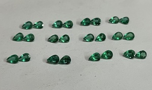 Émeraudes naturelles calibrées 7x5 mm, forme poire, provenance Zambie, qualité AAA+, certifiées IGI, couleur vert vif, grande clarté - Product Image 5