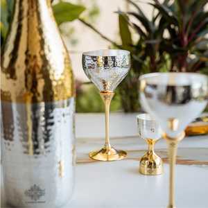 Juego de Regalo de Artículos de Bar Plateados y Dorados para Botella de Champán, 2 Copas de Vino y Medidor, Todo en Metal - Product Image 5