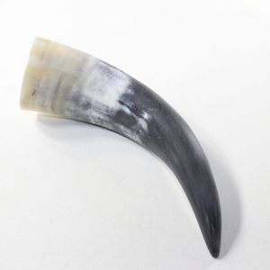 Authentique corne à boire en céramique artisanale de style viking tasse sculptée de bière et d'hydromel moderne pour les occasions de Noël - Product Image 3