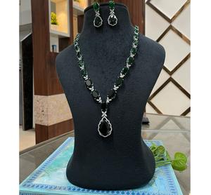 ชุดสร้อยคอพร้อมต่างหูประดับเพชร CZ คุณภาพพรีเมียม ดีไซน์ทันสมัย สีเงิน สำหรับงานแต่งงาน คอลเลคชั่นสำหรับผู้หญิง - Product Image 1