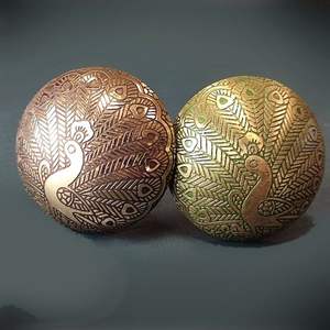 Poignées de meubles en laiton gravé, finition artisanale, boutons de tiroir, patine noire dorée pour la décoration de la cuisine, de l'hôtel et de la maison - Product Image 2