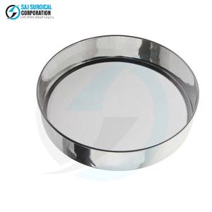 Bandeja manual para tabletas de acero inoxidable de grado hospitalario con construcción duradera para uso de alta frecuencia en instalaciones de atención médica concurridas - Product Image 1