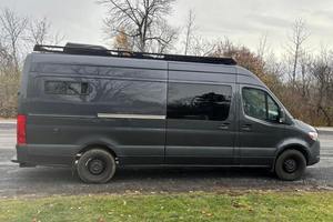 Mercedes-Benz Sprinter 2500 Premium Usado del 2020, Conversión a Camper - Product Image 2