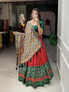 ชุดคอลเล็คชั่นปาร์ตี้แบบพรีเมี่ยมที่ได้รับความนิยมมากที่สุดเสื้อ dola Silk lehenga choli กับ dupatta พิมพ์ลายและฟอยล์ส่งออกจากอินเดีย - Product Image 6