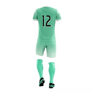 Ensemble de maillot de Football léger 2023 fabriqué en usine, vente en gros, personnalisé, nouveau Design, matériau en Polyester respirant - Product Image 2