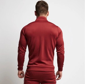 ชุดฝึกวิ่งจ๊อกกิ้งผ้าคอตตอนสำหรับผู้ชายชุดวอร์มเล่นกีฬาลายพื้นกางเกงวอร์มสองชิ้นสำหรับฤดูใบไม้ร่วงตาม100% ที่กำหนดเอง - Product Image 2