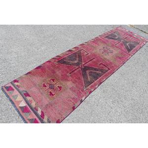 Tapis de 2,7 x 10,2 pieds, tapis turc Herki, tapis vintage en laine rouge avec bordure - Product Image 2